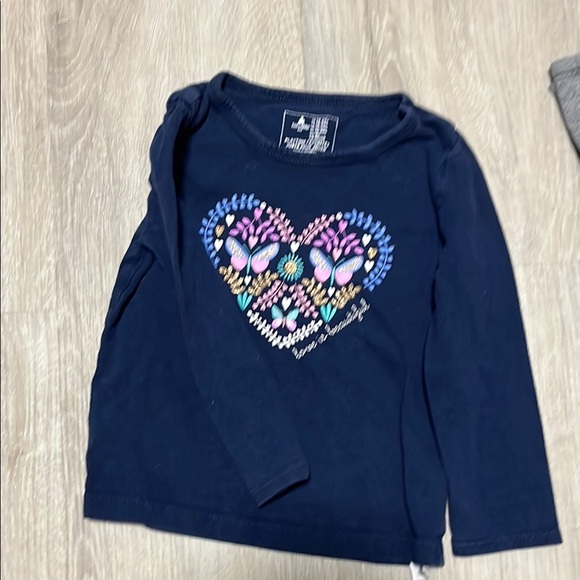 4/$30 GAP Kids Navy Blue Heart Graphic Shirt 18-24M - Picture 1 of 1